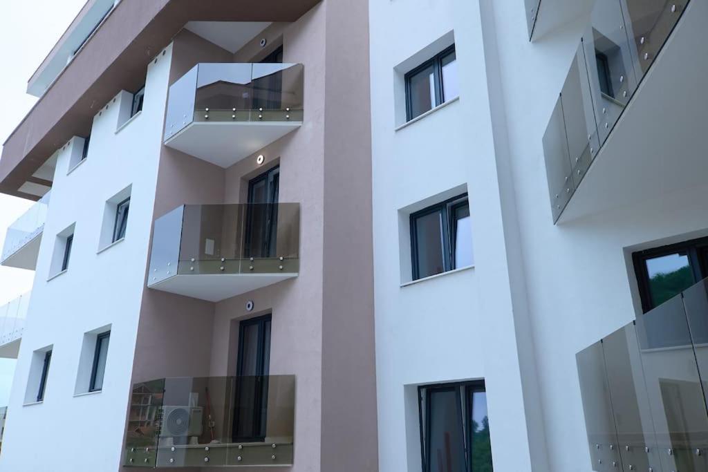 City Center Accommodation - 404 เรชิตา ภายนอก รูปภาพ